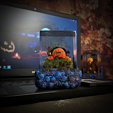 Collection image for: HALLOWEEN | RESIN LAMP