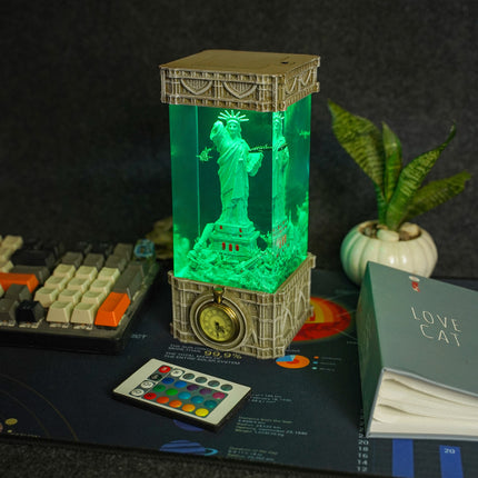 Statue of Liberty – Gothic Resin Lamp image 3