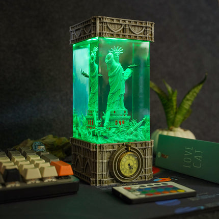 Statue of Liberty – Gothic Resin Lamp image 7