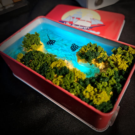 Manta Ray Tin Box Lamp image 4