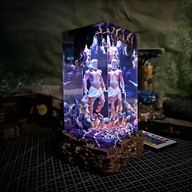 Athens Zeus Resin Lamp image 3