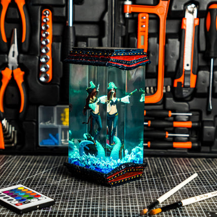 Vi & Miss Fortune Resin Lamp image 7