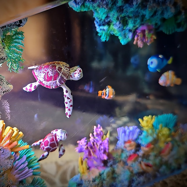 Nemo Hexagon Resin Lamp image 3