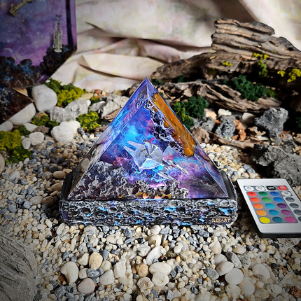 Galaxy StarTrek Triangle Resin Lamp image 8