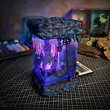 Knight & Hornet Resin Lamp image 9