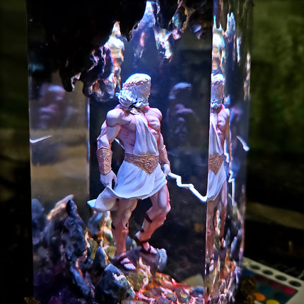 Athens Zeus Resin Lamp image 4