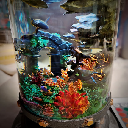 Diver – Ocean Biolab Resin Lamp image 7