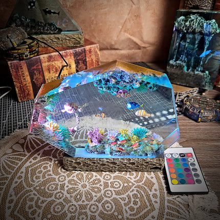 Nemo Hexagon Resin Lamp image 1