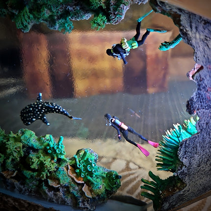 Coral Hexagon Resin Lamp image 3