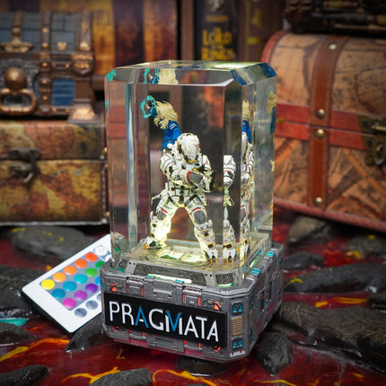 Paramata Resin Lamp by Lee’s Area – resin display lamp, product gallery image