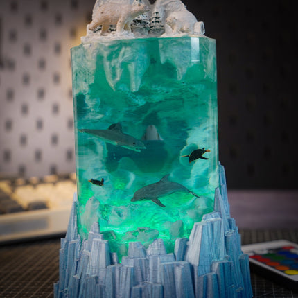 Polar Bear Resin Lamp by Lee’s Area – resin display lamp, product gallery image