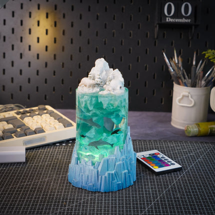 Polar Bear Resin Lamp by Lee’s Area – resin display lamp, product gallery image