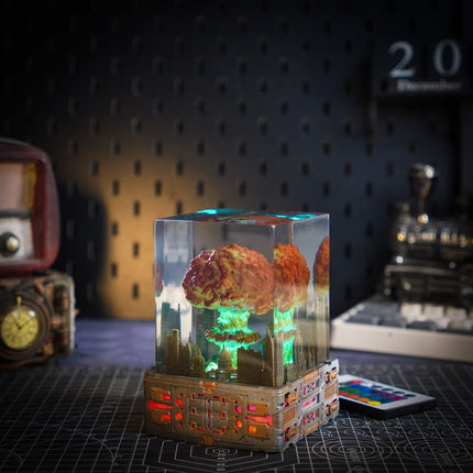 Atomic Resin Lamp by Lee’s Area – resin display lamp, collectible product image