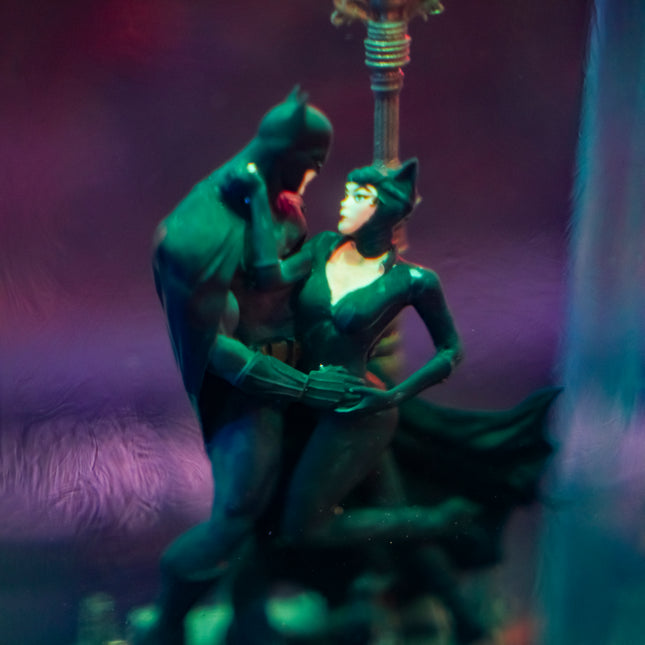 BATMAN & CATWOMAN RESIN LAMP - LEE'S AREA