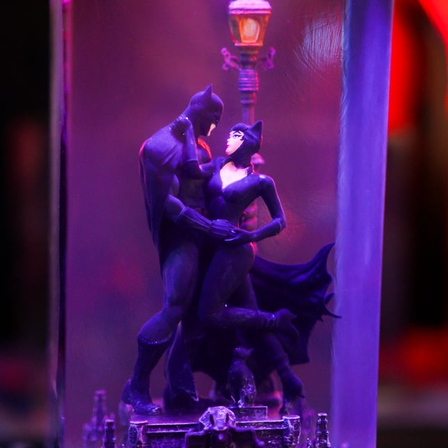 BATMAN & CATWOMAN RESIN LAMP - LEE'S AREA