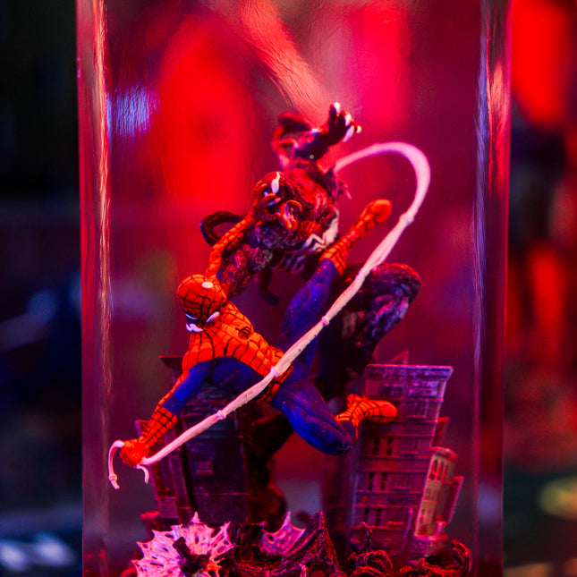 SPIDERMAN VS VENOM RESIN LAMP - LEE'S AREA