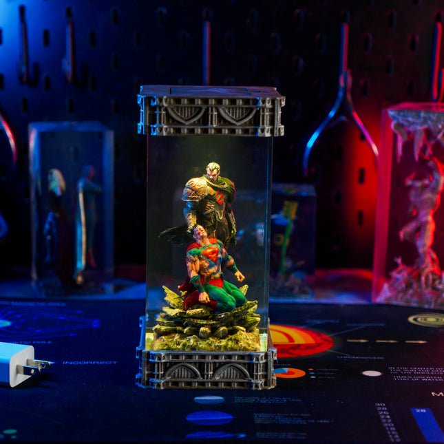 SUPERMAN VS ZOD RESIN LAMP - LEE'S AREA