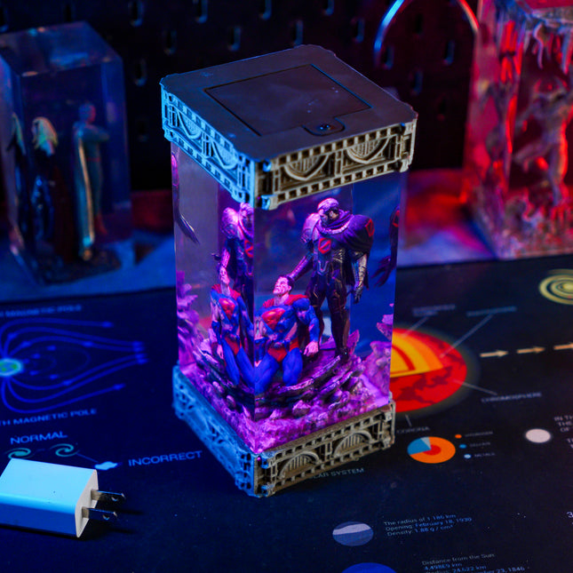 SUPERMAN VS ZOD RESIN LAMP - LEE'S AREA