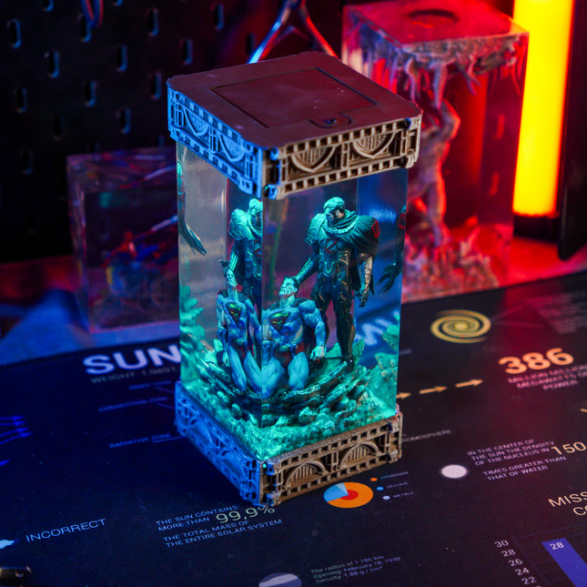 SUPERMAN VS ZOD RESIN LAMP - LEE'S AREA