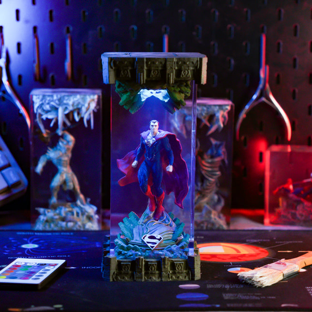 SUPERMAN RESIN LAMP - LEE'S AREA