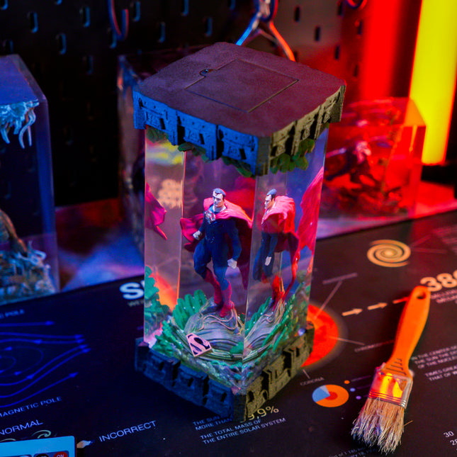 SUPERMAN RESIN LAMP - LEE'S AREA