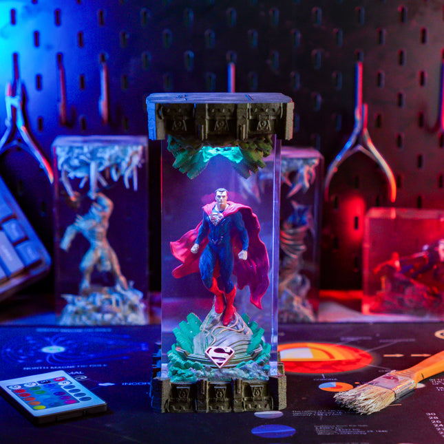 SUPERMAN RESIN LAMP - LEE'S AREA