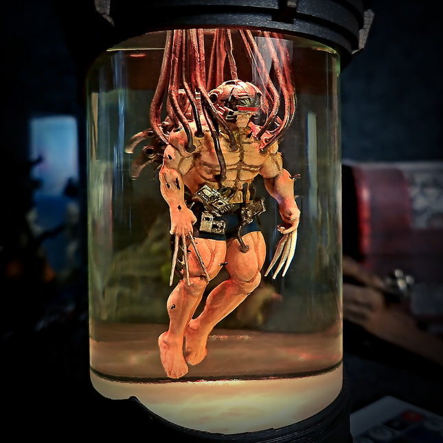 BIOLAB - X-Men Wolverine Weapon X Resin Lamp