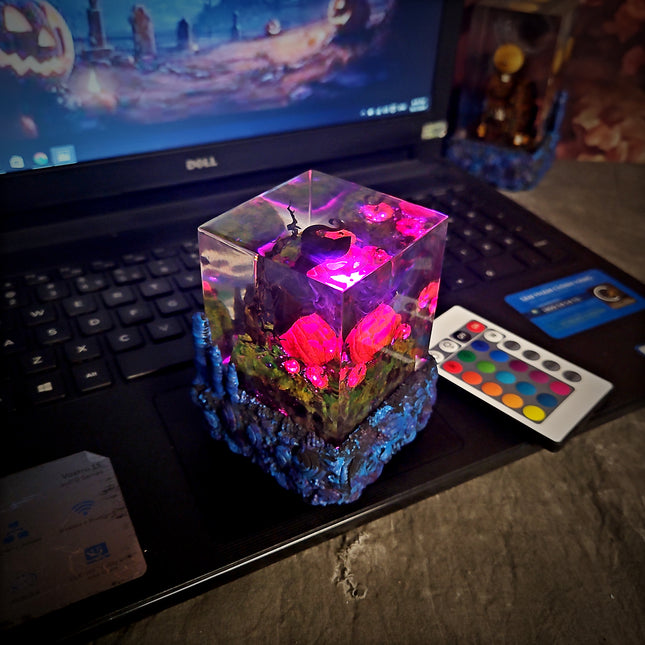 PUMPKIN – Halloween Spirit Resin Lamp - LEE'S AREA