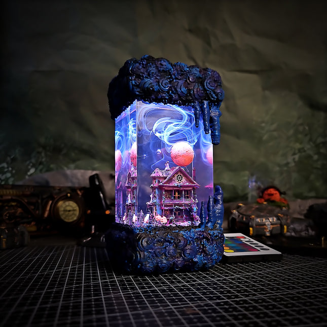 House Resin Lamp