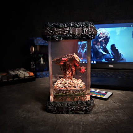 PREDATOR BUST Resin Lamp