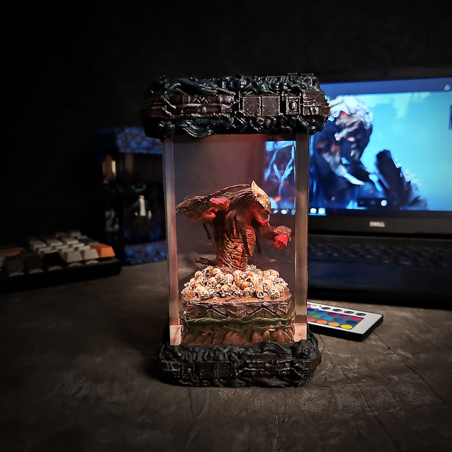 PREDATOR BUST Resin Lamp LEE'S AREA