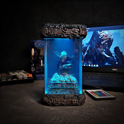 PREDATOR BUST Resin Lamp