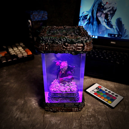PREDATOR BUST Resin Lamp