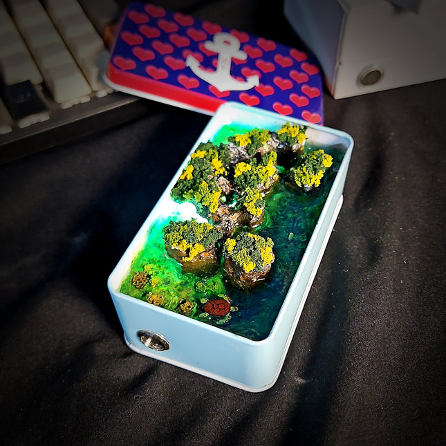 Coral Diver Tin Light Box - LEE'S AREA