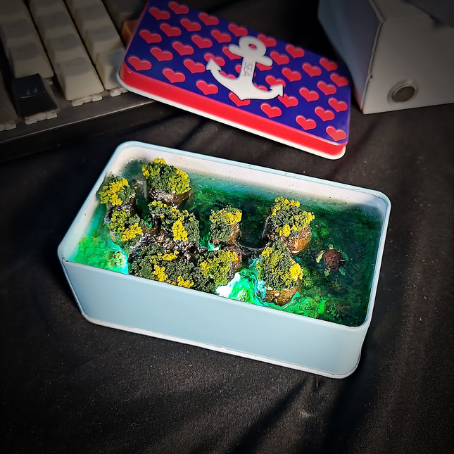 Coral Diver Tin Light Box - LEE'S AREA