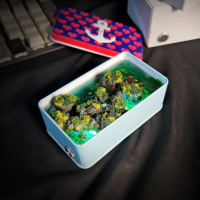 Coral Diver Tin Light Box - LEE'S AREA