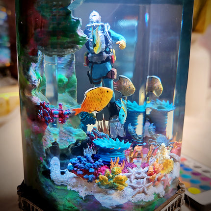 Diver - Octagon Resin Lamp