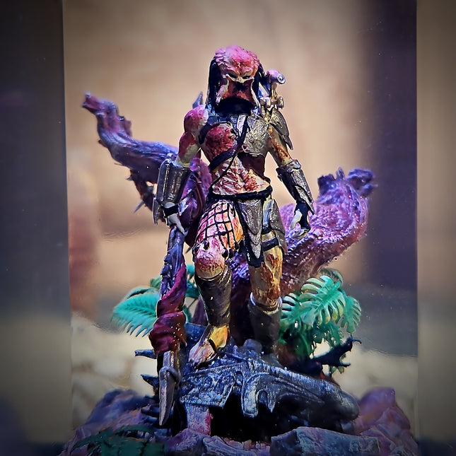 PREDATOR Resin Lamp LEE'S AREA