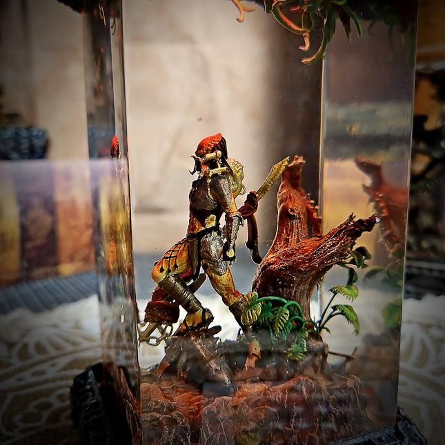 PREDATOR Resin Lamp LEE'S AREA