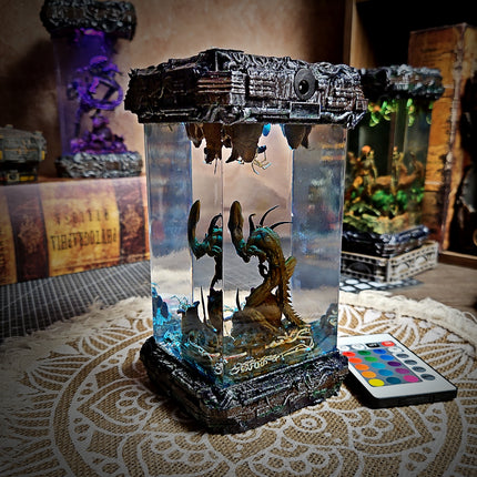 ALIEN Resin Lamp