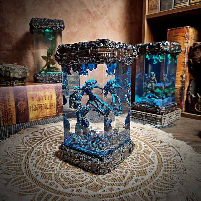 ALIEN AND PREDATOR Resin Lamp