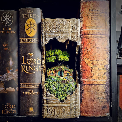 Book Nook Hobbit – Open the Door to the Peaceful Land of the Shire