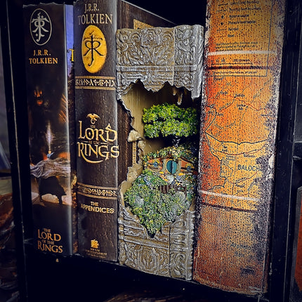 Book Nook Hobbit – Open the Door to the Peaceful Land of the Shire