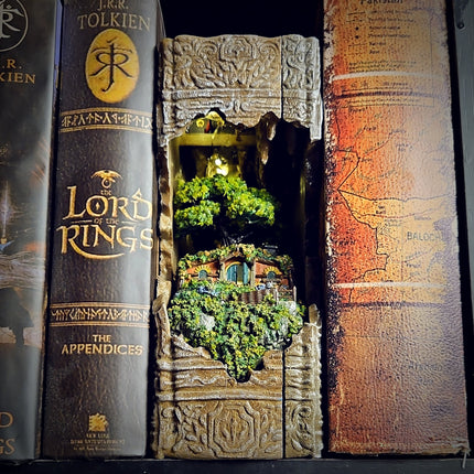 Book Nook Hobbit – Open the Door to the Peaceful Land of the Shire