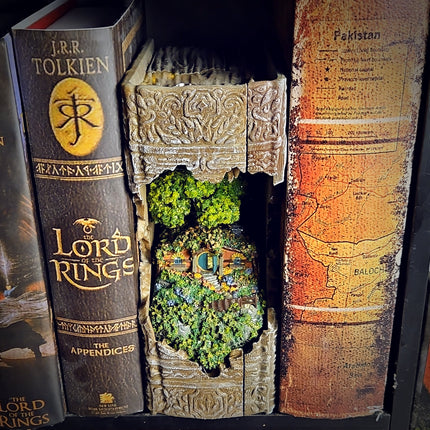 Book Nook Hobbit – Open the Door to the Peaceful Land of the Shire
