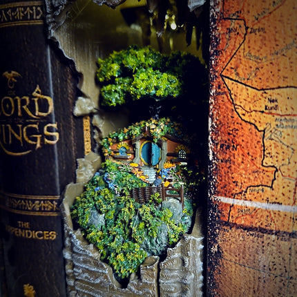 Book Nook Hobbit – Open the Door to the Peaceful Land of the Shire