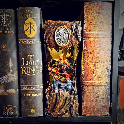 Book Nook Balrog – A Legendary Little Corner for Your Bookshelf!