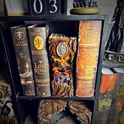 Book Nook Balrog – A Legendary Little Corner for Your Bookshelf!