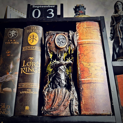 Book Nook Sauron – The Eye of Darkness in Your Bookshelf
