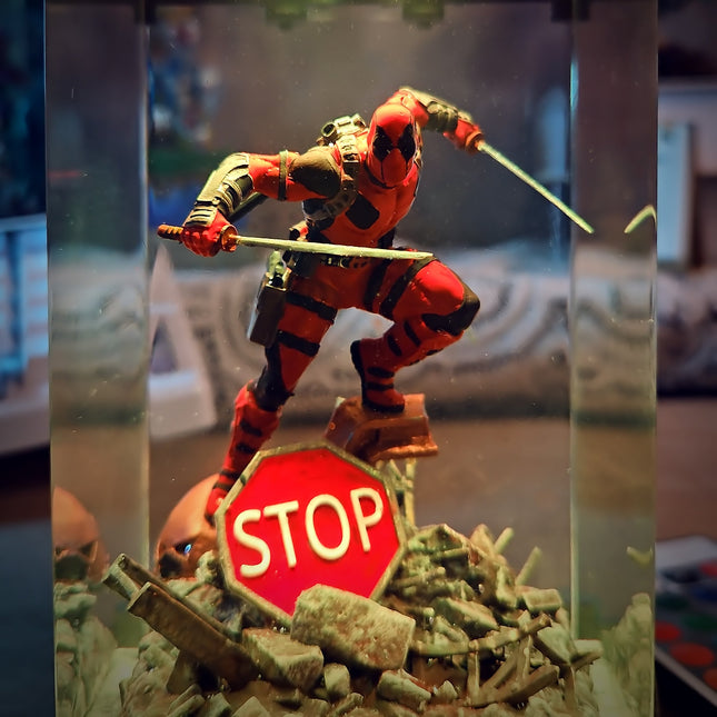 Marvel - Deadpool Resin Lamp V1 LEE'S AREA